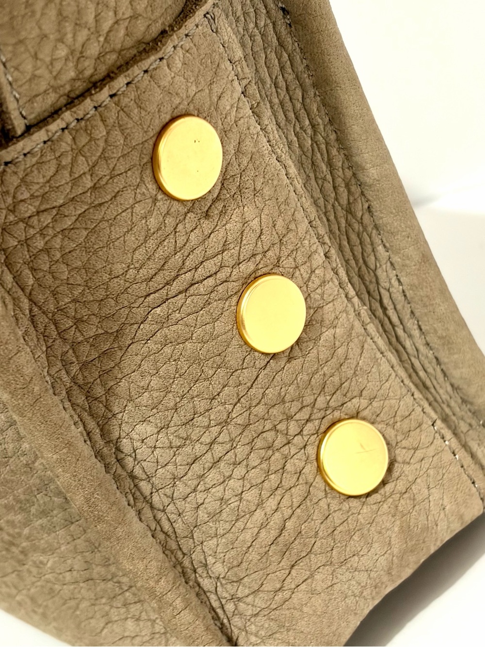 Hammitt Davis Medium Shoulder Bag In Natural Grey Nubuck Brushed Gold Hardware - Picture 4 of 11